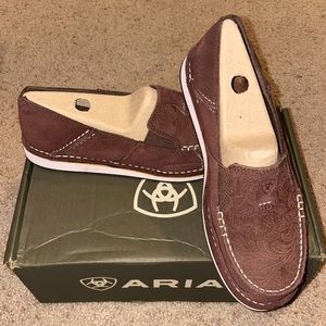Ariat Women’s Suede Cruiser // Size: 8.5